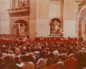 Uczestnicy Mszy św. pontyfikalnej pod przewodnictwem Ojca Świętego Pawła VI w Bazylice św. Piotra na  Watykanie, 15 maja 1966 r. PISK, 9/8,5/17  